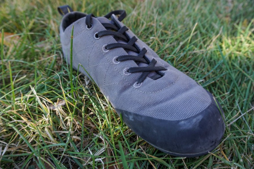 evolv cruzer psyche - these lightweight canvas uppers breathe well but aren't very durable.