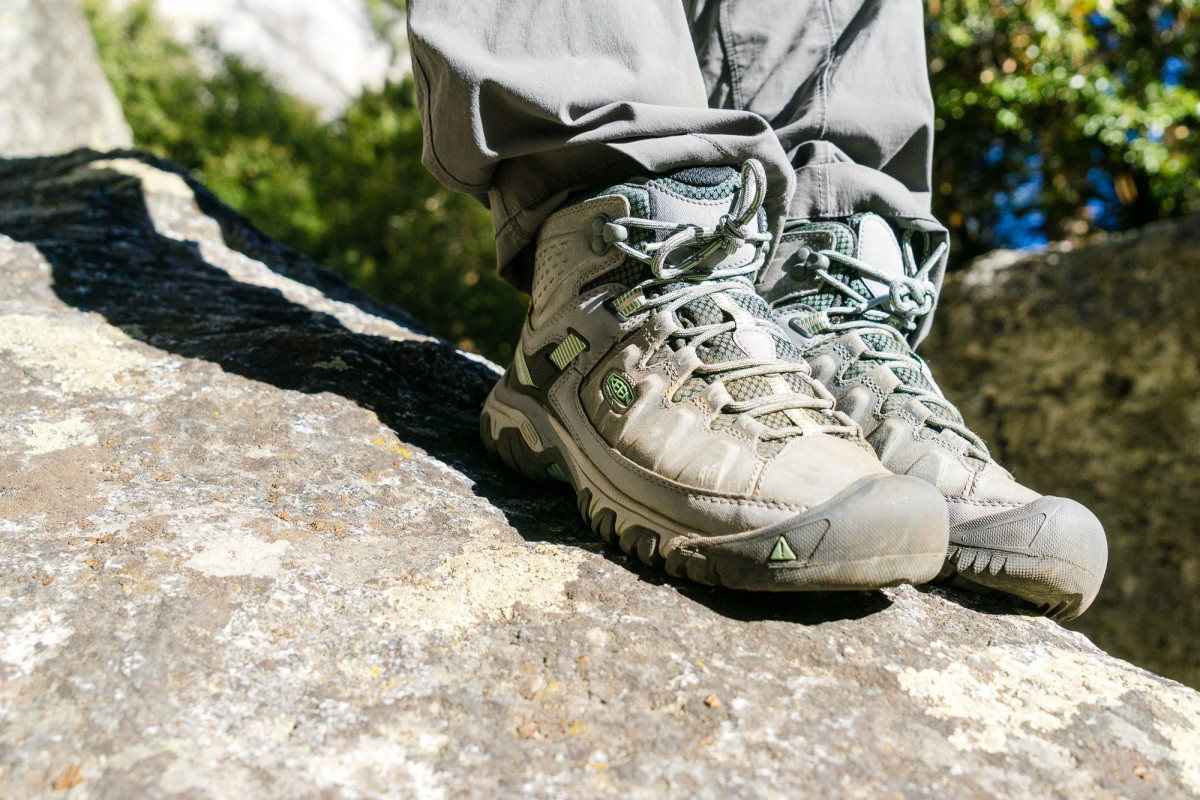 keen targhee iii mid hiking boots men review