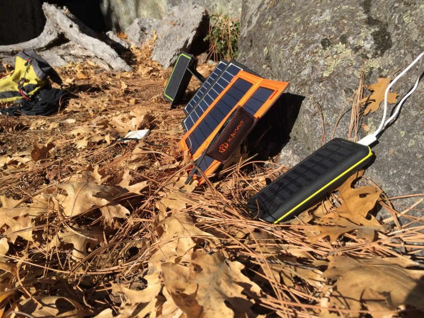 bernet 24000mah - the bernet 24000mah has no way of standing up on its own and must be...