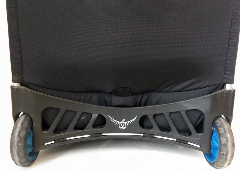 osprey ozone 28" - a view of the drain for the wet pocket just above the wheels.