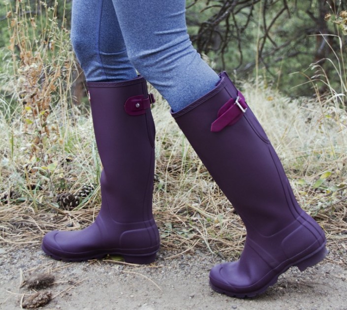 rain boots womens - the adjustable back of this boot allows for a more customized fit.