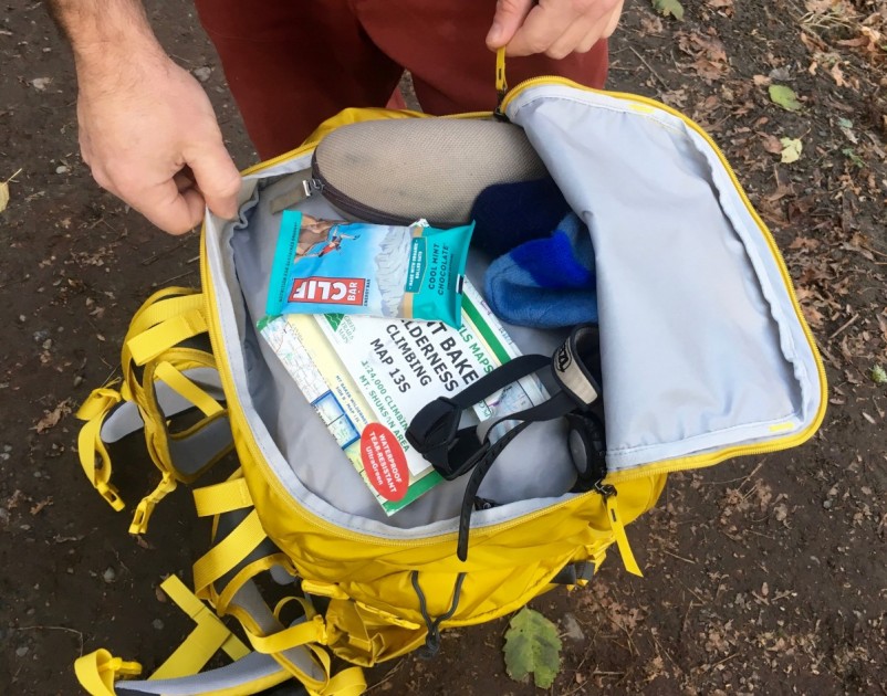 thule versant 70 - the lid of the versant is shown here. its design made it easy to...