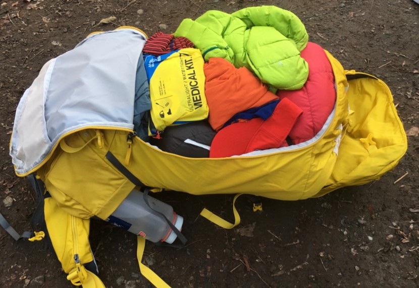 thule versant 70 - one of the nicer features of this pack is its huge upside-down &quot;u&quot;...