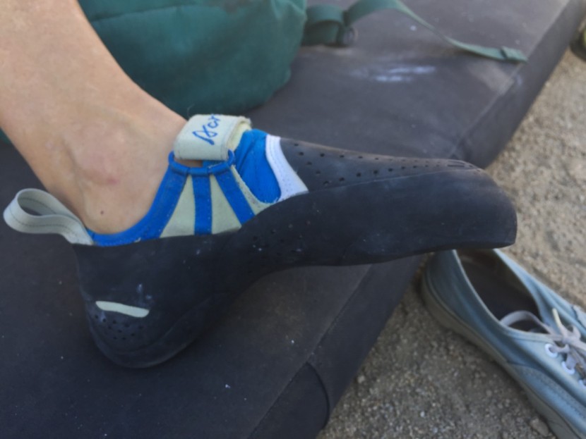 butora acro narrow fit - once on, the acro fit tightly, with so much rubber making up the...