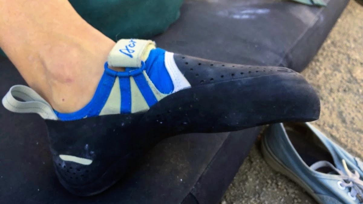 Butora Acro Narrow Fit Review (Once on, the Acro fit tightly, with so much rubber making up the upper that they hardly stretch at all.)