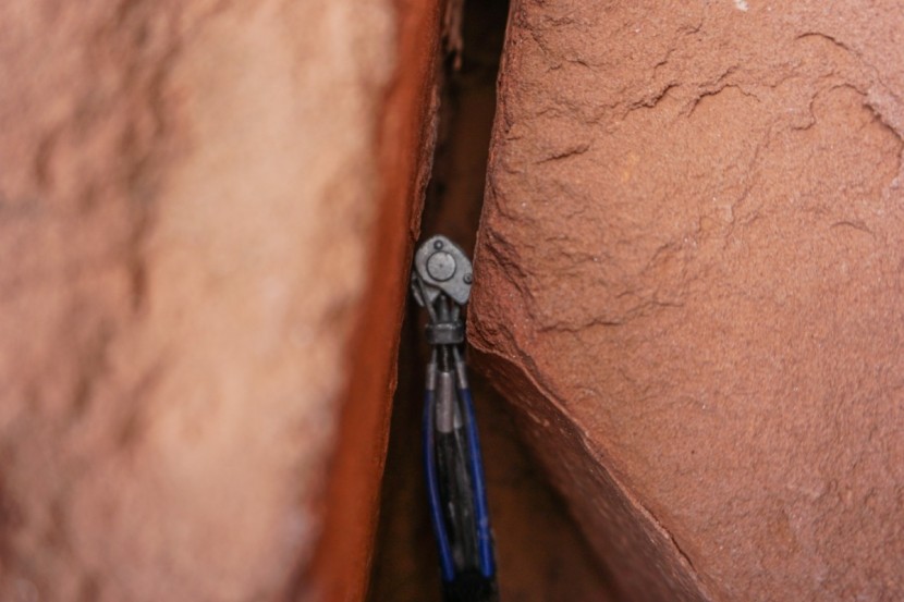 totem cam - the blue totem in a tips-sized crack