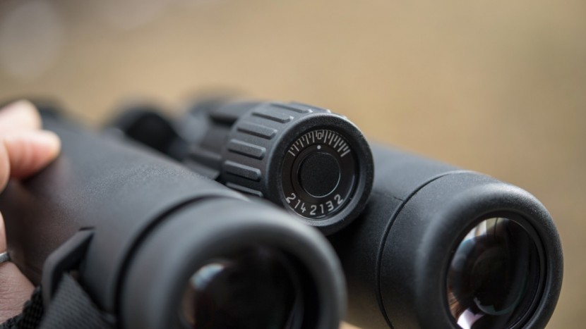 leica noctivid 10x42 - it can be a bit difficult to get the leica&#039;s eye cups even.