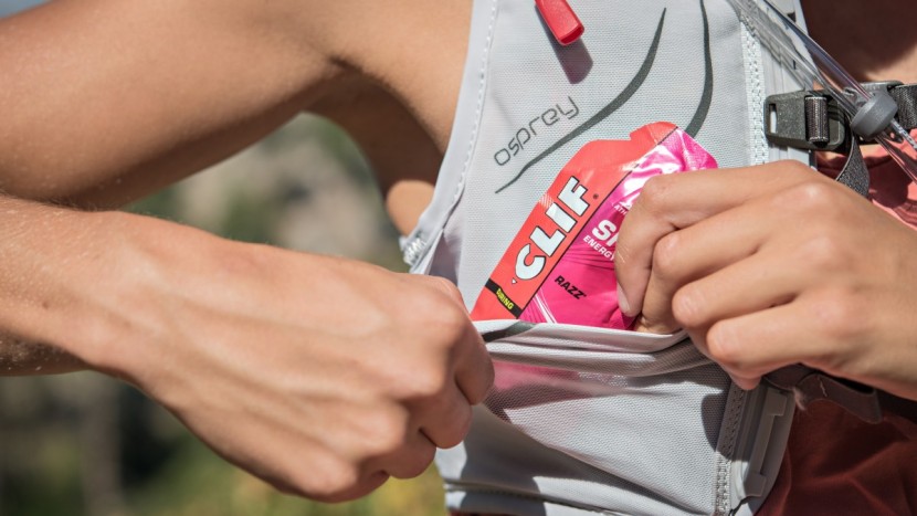 osprey dyna 1.5 - small front pockets on the dyna