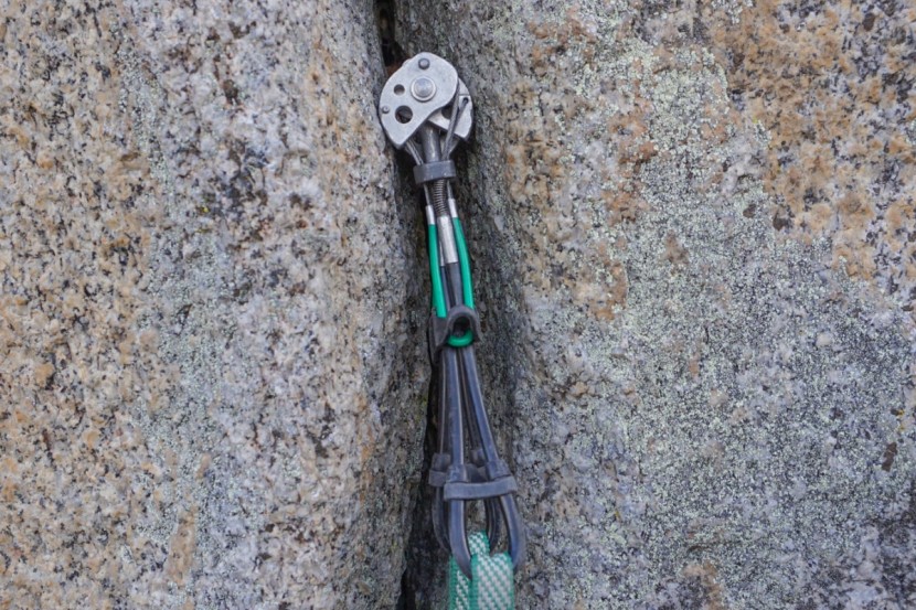 totem cam - the independently camming sides of the totem in a flared placement.