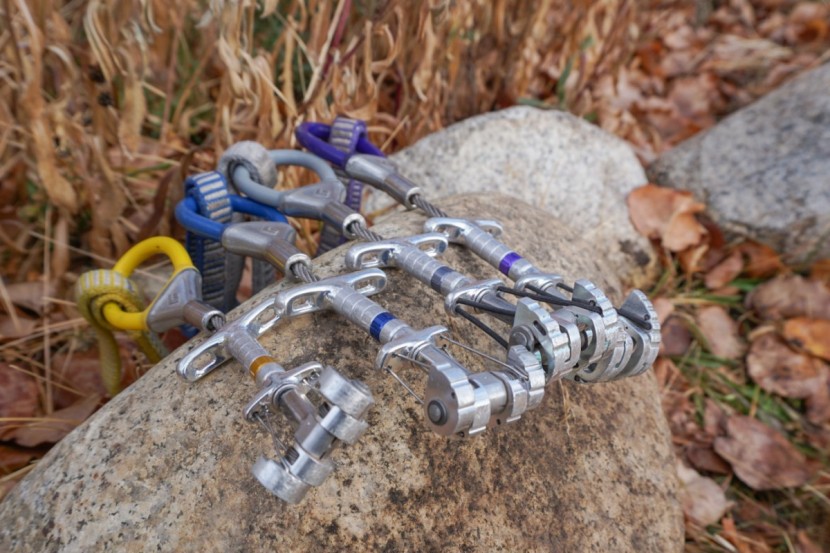 black diamond camalot x4 - these cams are the only double-axle &quot;alien&quot; style cams.