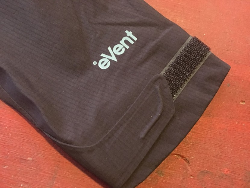 rei co-op stormrealm for women - the cuff is simple and easy to adjust under or over gloves.