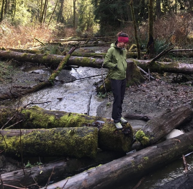 klattermusen allgron for women - testing the allgron on a cool weather hike.