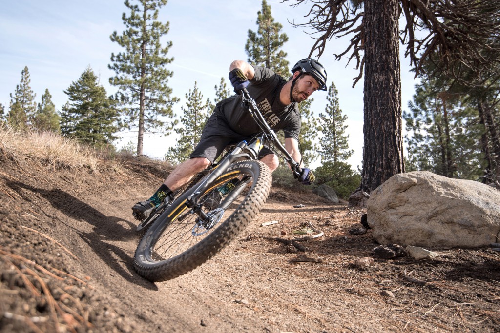 devinci kobain deore 2018 - on the right trail surface, the kenda havok tires can hold their own.