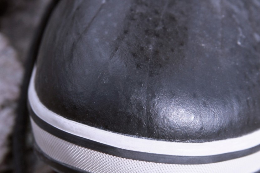 the outsole is completely waterproof.