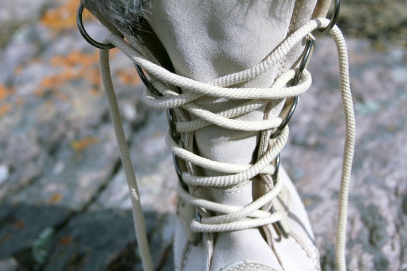 sorel joan of arctic - simply pull the laces and the boot will become nicely fitted to your...