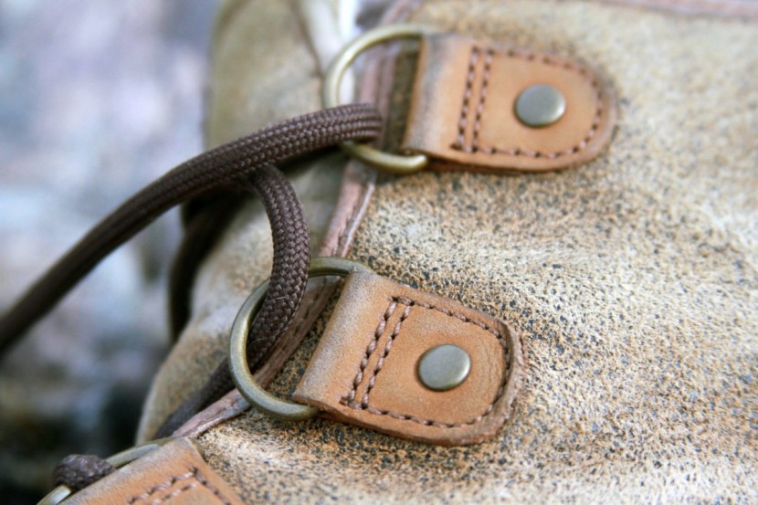 ugg cecile - pull the laces just once to tighten with the ugg cecile.