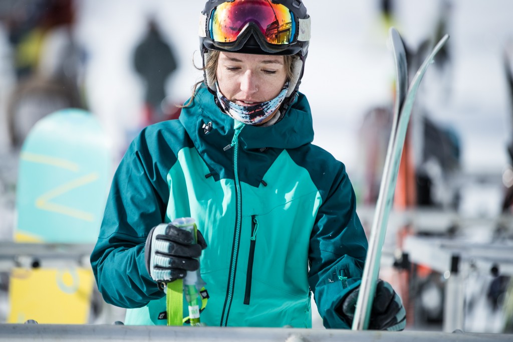 Stylish Women's Snowboarding Outfit
