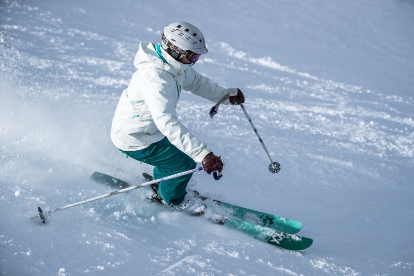 patagonia 3-in-1 snowbelle - we aren&#039;t big fans of white ski jackets, but can&#039;t help but admire...