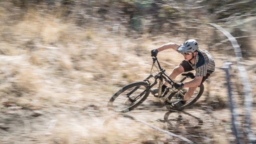 transition smuggler gx 2018 - the smuggler feels great through wide and fast corners.