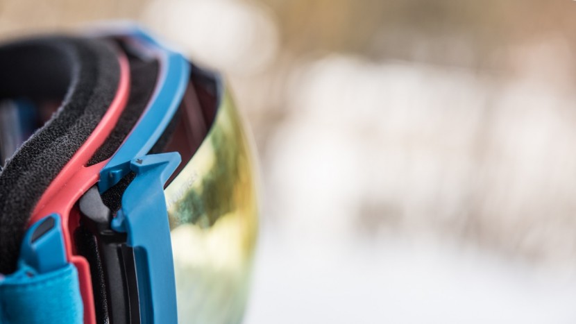 ski goggles - by shifting the lens out away from the frame the julbo aerospace has...