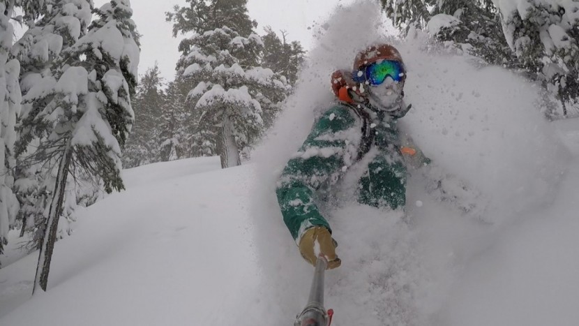 burton flight attendant split - powder testing the flight attendant.