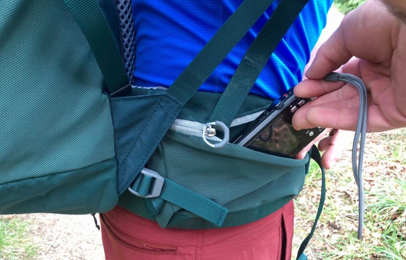 deuter aircontact lite 65+10 - here we show the zippered mesh waist-belt pockets on the aircontact...