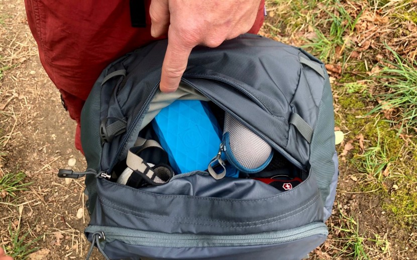 osprey xenith 105 - the xenith has two zippered pockets on the outside of its lid. this...