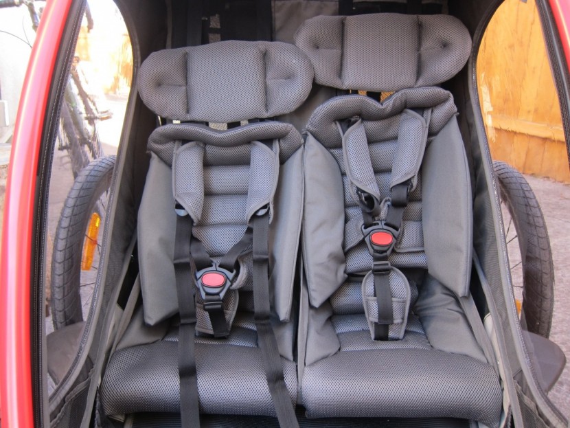 hamax outback multi-sport - the well-padded seats and easily adjustable straps make for cush...