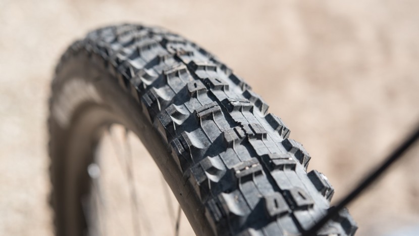 maxxis minion dhf. we love it. we would have like to see a 2.5-inch...