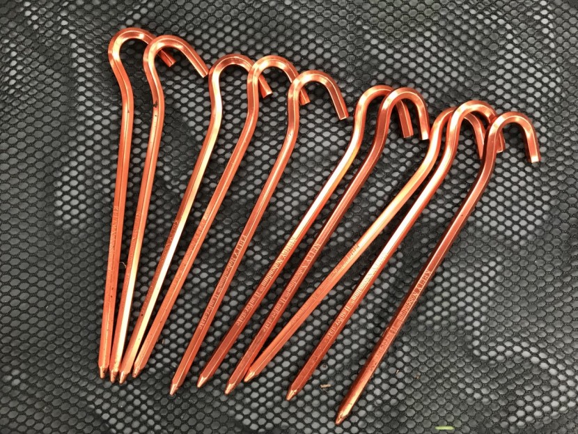 kelty trailogic tn2 - 10 included sturdy no bendium stakes.