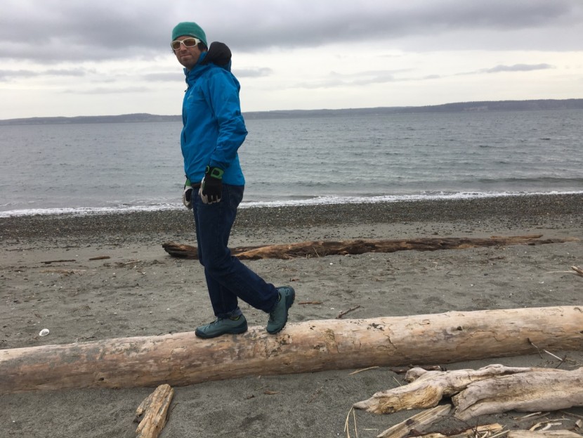 salomon outpath gtx - protective from the elements and comfortable for a winter beach...