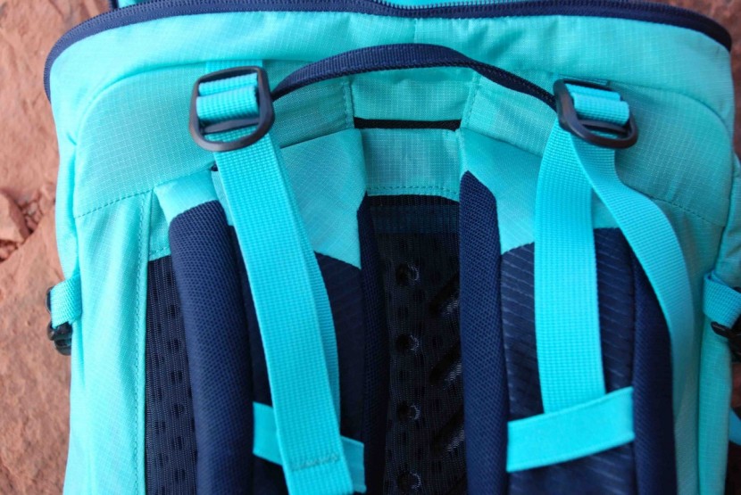 patagonia nine trails 26 for women - the 1.5-inch gap between the shoulder straps is too narrow. the...