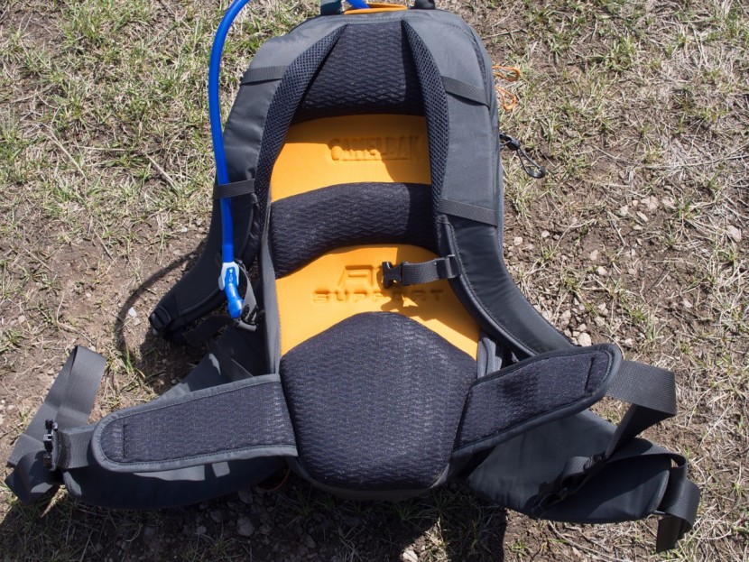 camelbak fourteener 24 - the large venting panels of the fourteener 24. the orange sections...
