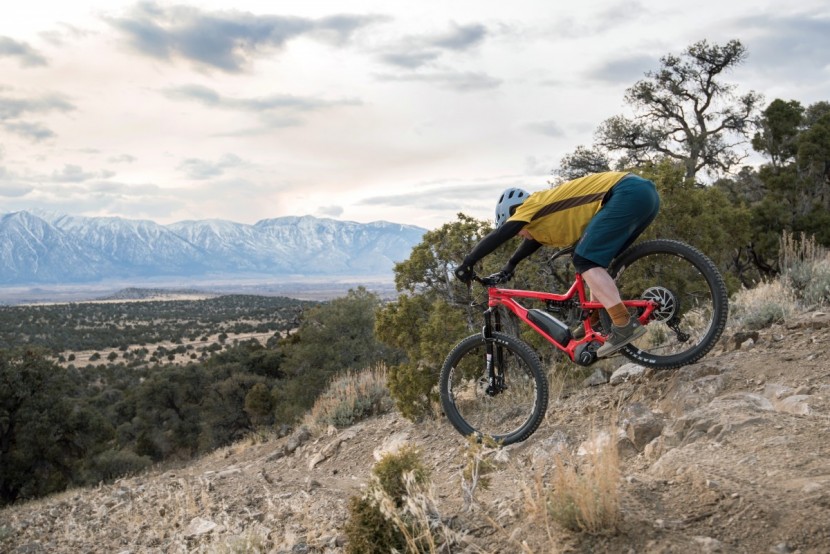 commencal meta power race 650b+ 2018 - the commencal likes to go fast and it&#039;s quite good at it too.