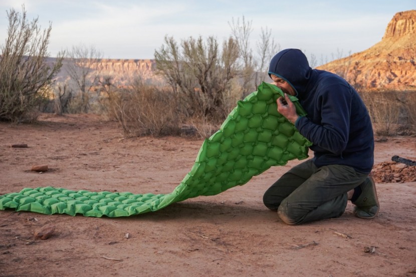 outdoorsman lab ultralight - this pad inflates quickly (12-15 breaths) through a one-way valve.