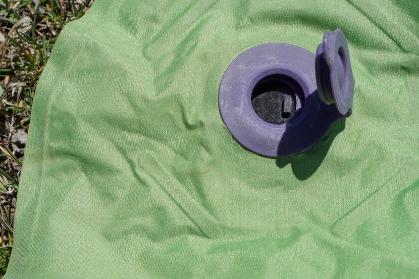 outdoorsman lab ultralight - the one-way valve can be held open with the pull tab on the valve...