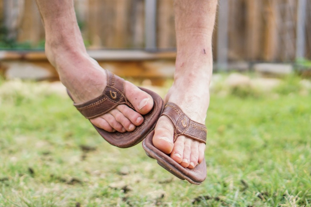 How to Choose Flip Flops for Men - GearLab