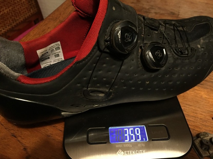 shimano s-phyre xc9 - and in this corner, weighing in at 359g per shoe for the size 43.5...