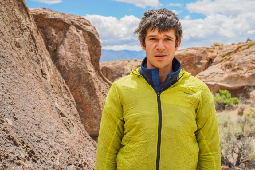 patagonia lightweight synchilla snap-t - this bulky pullover did not fit well underneath our tester&#039;s wind...