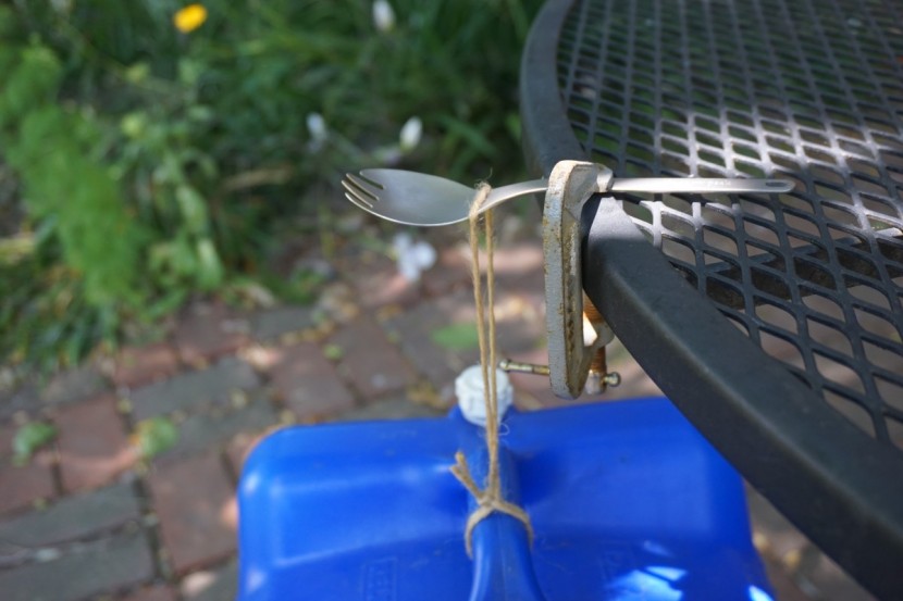 sporks - 10-lbs? no problem. this model didn&#039;t even budge during our break...