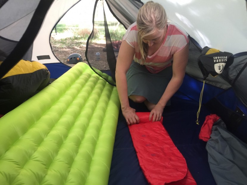 sea to summit comfort plus insulated short - the comfort plus insulated is easy to pack up and deflates instantly.