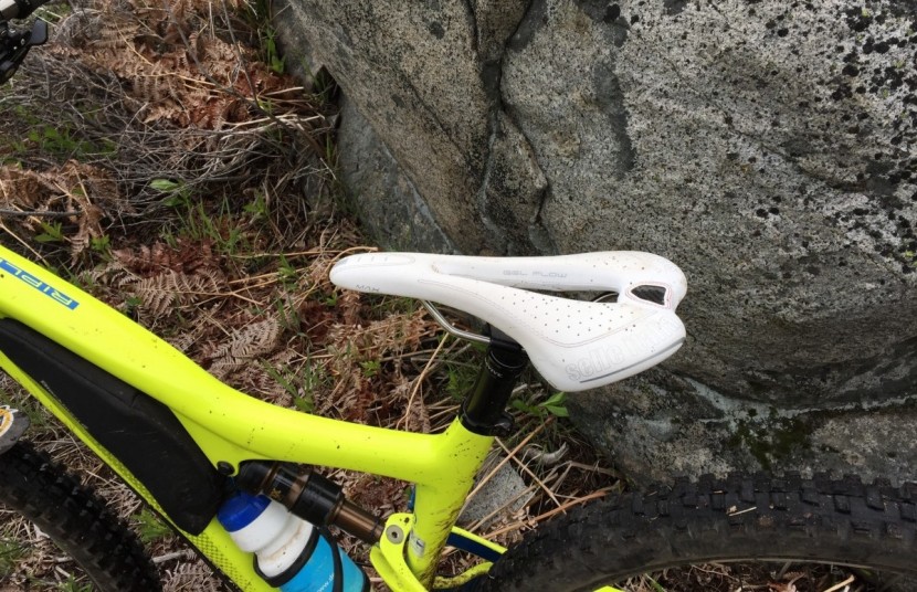 selle italia slr max gel flow - the slr max gel flow looks oddly out of place on a mountain bike. we...