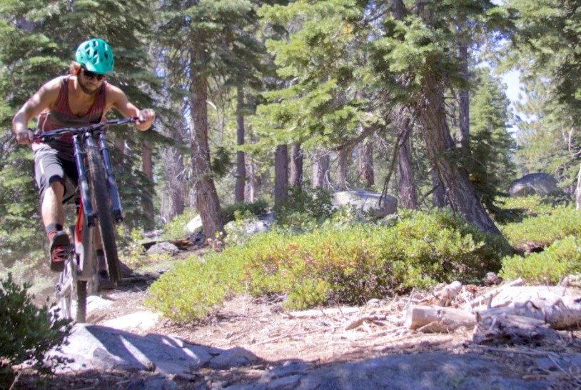 leatt dbx 3.0 all mountain - the dbx 3.0 in action.