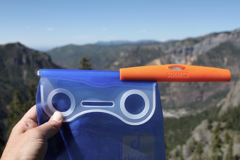 a look at a classic flip-top closure used in the deuter streamer...
