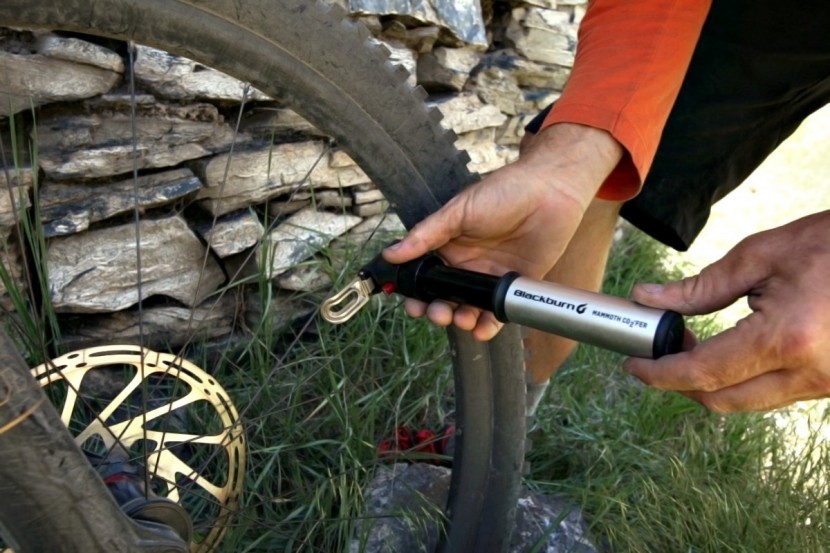 Blackburn Mammoth Flex Mini Pump | Level Nine Sports