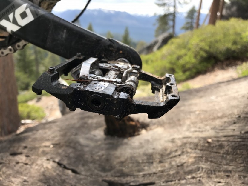 ht components d1 - we ran every configuration of the traction pins on the clipless side...