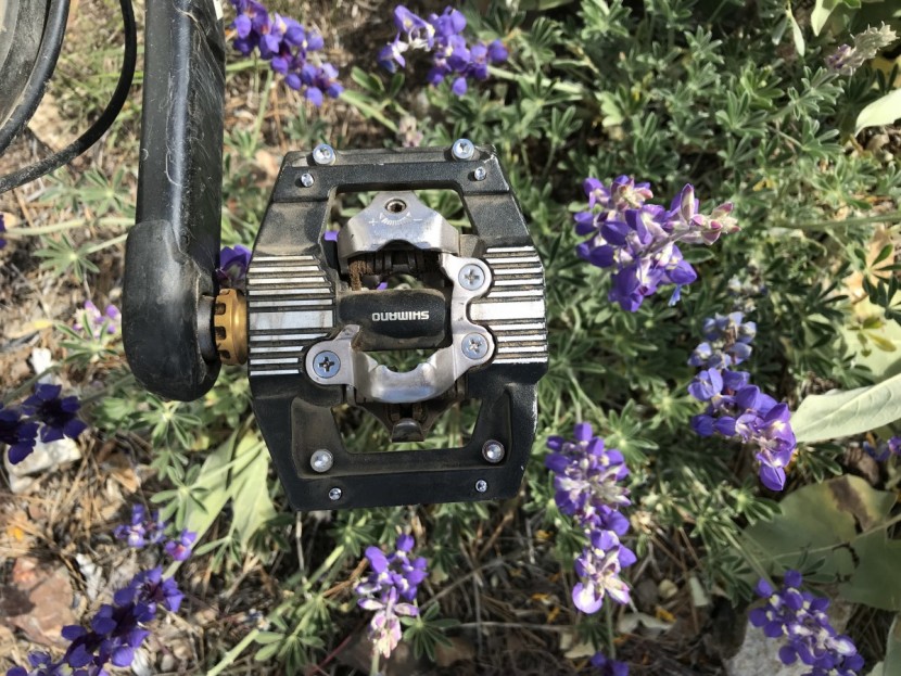 shimano saint spd m820 - you have 5 points of contact with your bike, increasing your pedal...