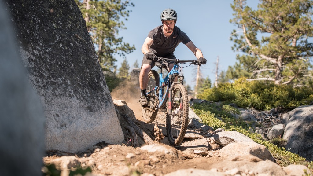 pivot switchblade aluminum race xt - this bike offers precise handling to allow you to find the best line .