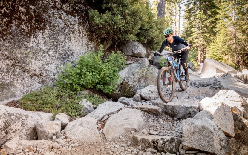 pivot switchblade aluminum race xt - this bike is comfortable on a wide range of terrain.