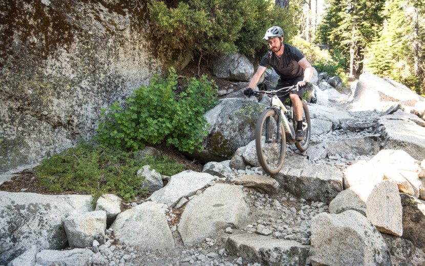 specialized stumpjumper comp carbon 29 - it can be difficult to balance small bump sensitivity on the fox 34...